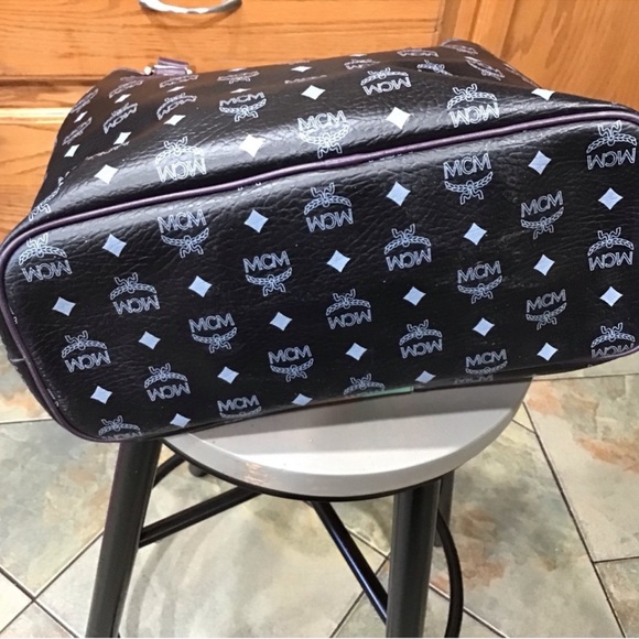 EUC MCM Princess Lion Tote - Picture 7 of 8